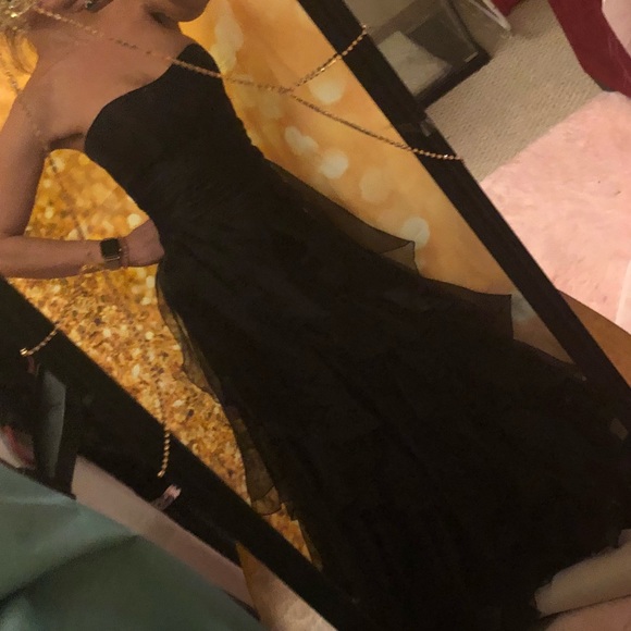 Gorgeous formal gown! - Picture 2 of 8